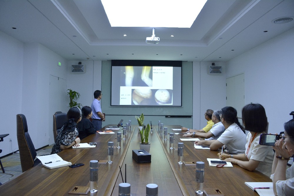 福建醫(yī)科大學第二醫(yī)院主任醫(yī)師、醫(yī)學博士金龍浩于天歲開展主題講座